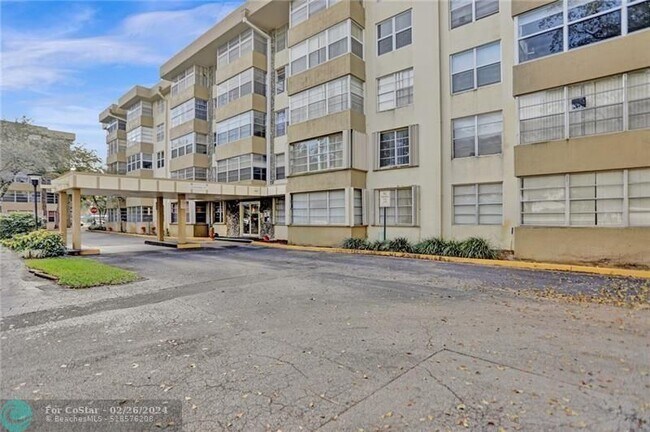 Building Photo - 6600 Cypress Rd