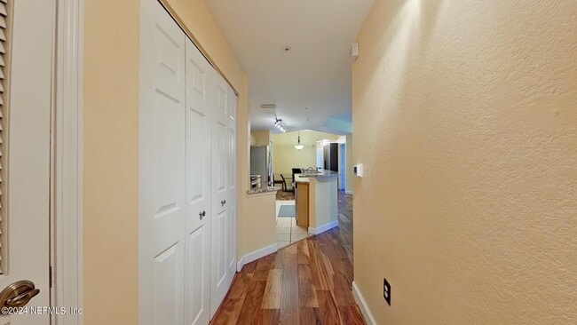 Building Photo - 440 S Villa San Marco Dr