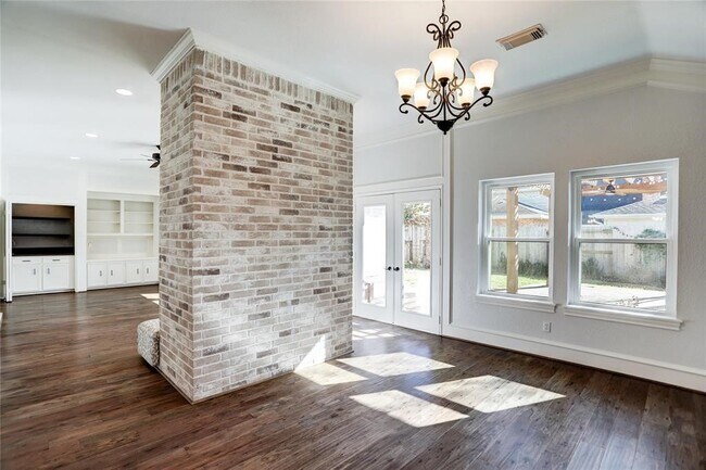 Building Photo - 3110 Fairmont Ct