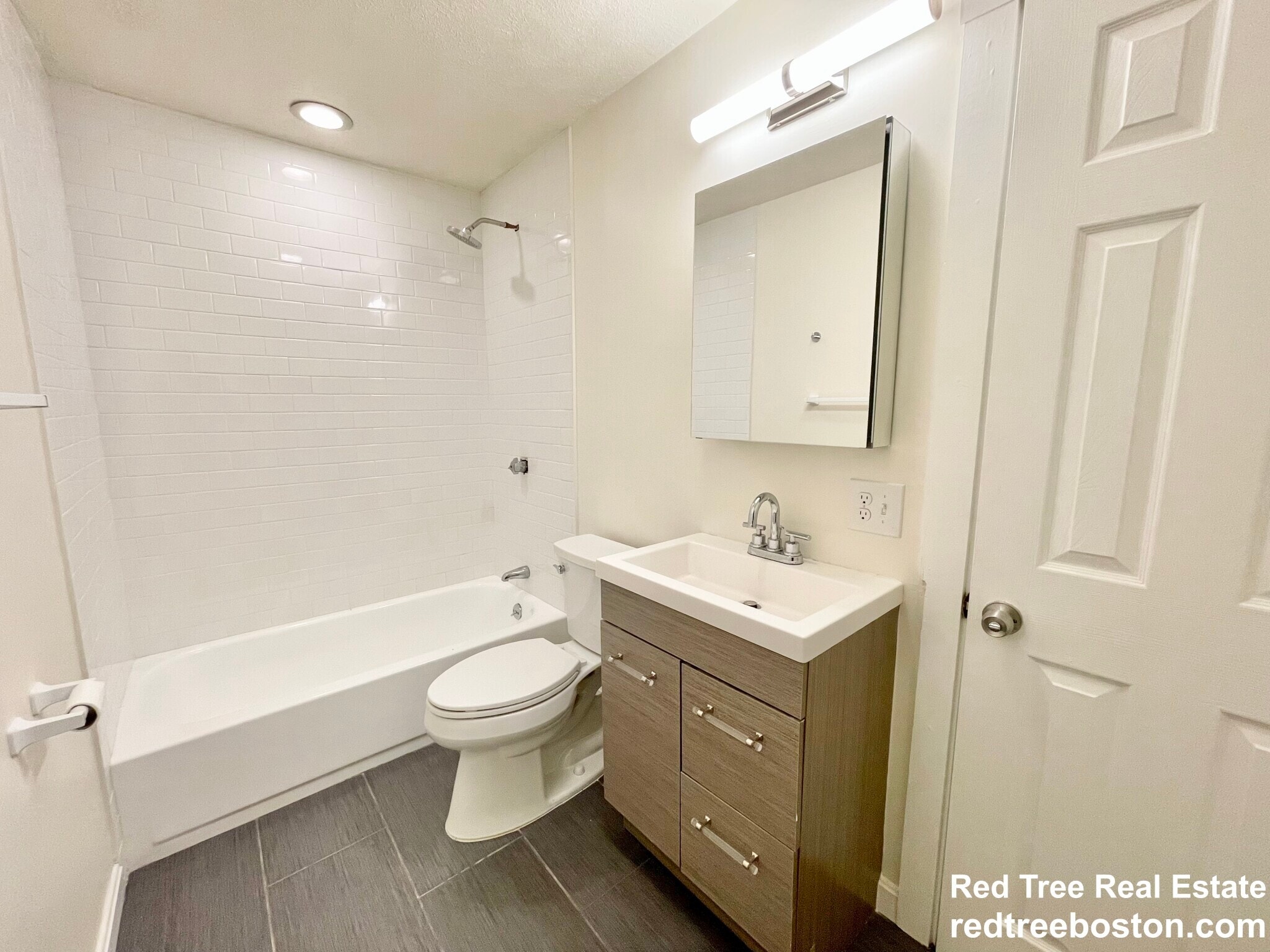 Building Photo - 523 E 3rd St