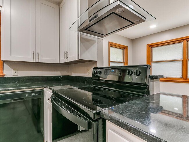 Building Photo - 1214 Cruce St