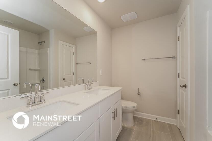 Building Photo - 11945 Red Leaf Dr