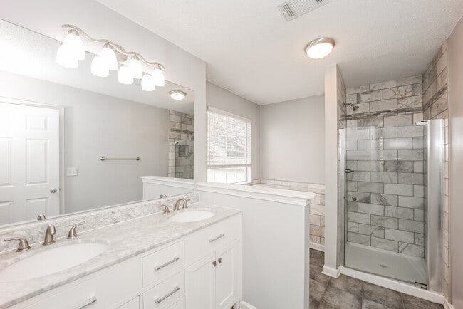 Building Photo - 15 Cory Ct