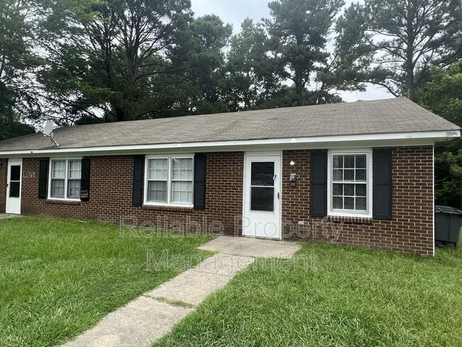 505 E Elizabeth St - 505 E Elizabeth St Selma NC 27576 | Apartment Finder