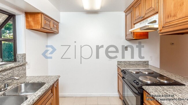 Building Photo - 95 Colleen Way