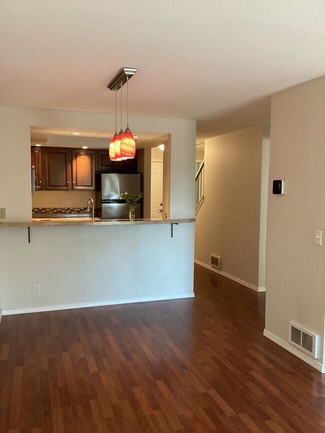 Building Photo - Charming Edmonds Condo with Two Garages and Modern Comforts