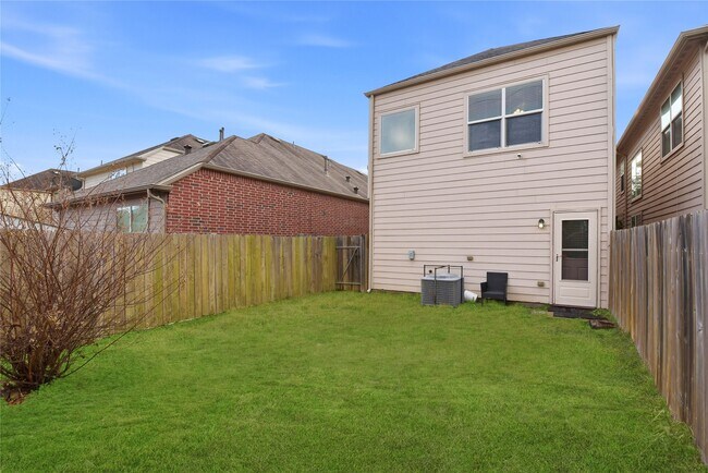 Building Photo - 17142 Amarose Dr