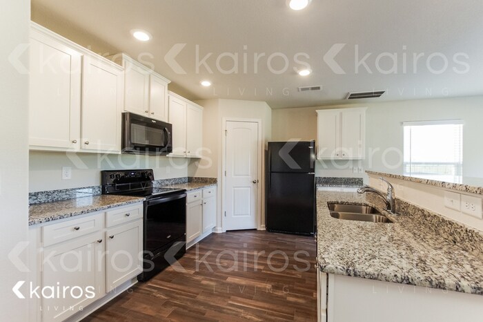 Building Photo - 207 Common Reed Dr