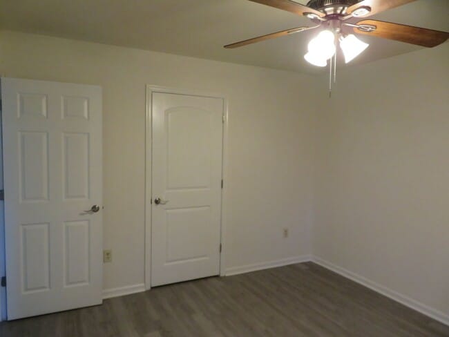 Building Photo - 2529 Pin Oak Ct