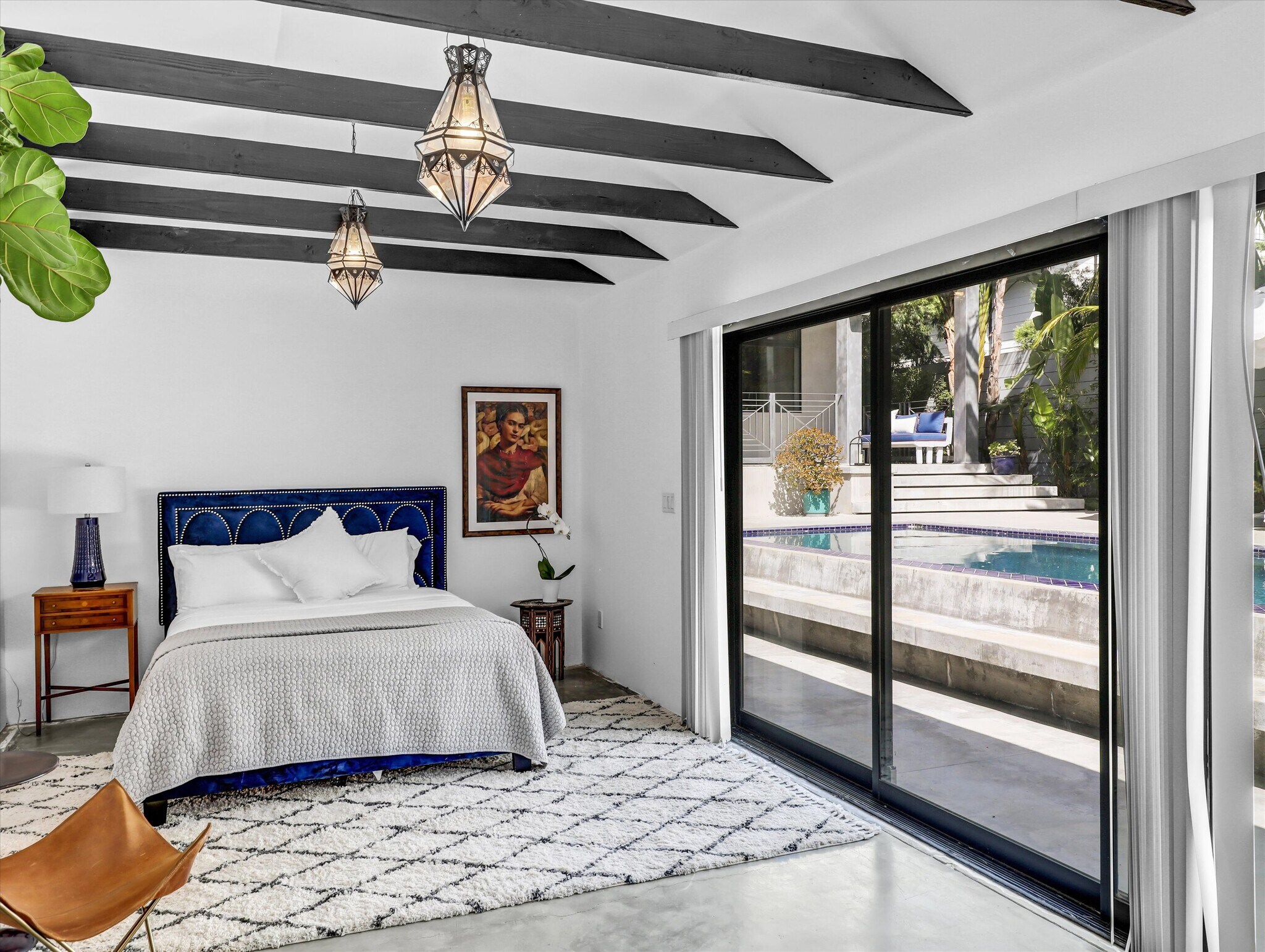 Building Photo - 1724 N Sierra Bonita Ave