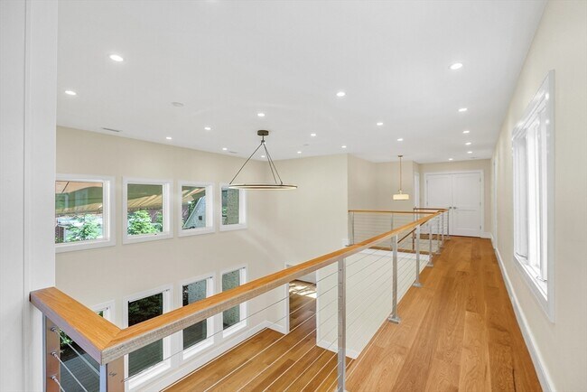 Building Photo - 59 Fresh Pond Ln