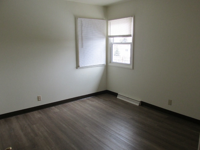 Building Photo - 4213 Clark Ave