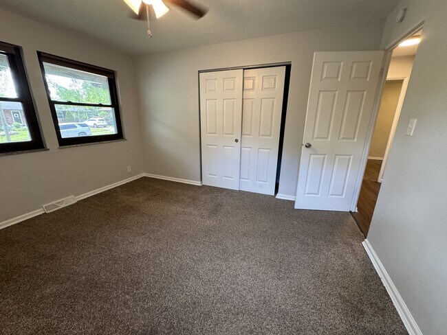 Building Photo - 716 Cranford Dr