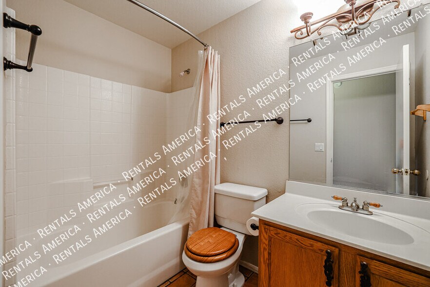 Building Photo - 5375 N 87th Ave