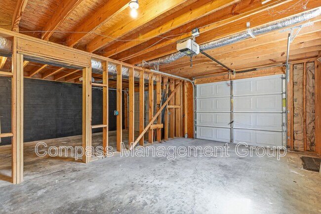 Building Photo - 1690 River Bend Rd