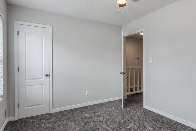 Building Photo - 3260 Cypress Ln