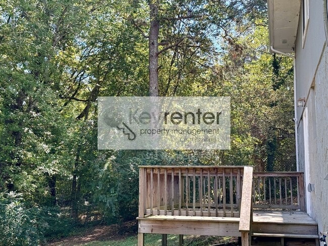 Building Photo - 7813 Holiday Hills Cir