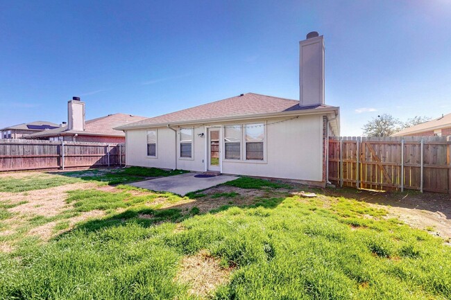 Building Photo - Spacious Family Home with Modern Features