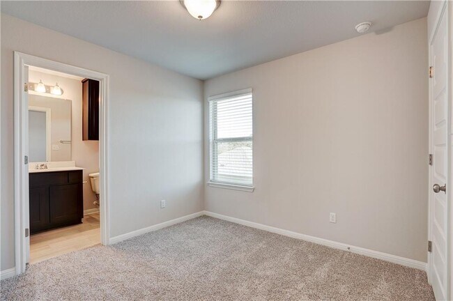 Building Photo - 1724 Artesian Spgs Xing