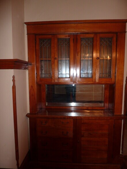 Buffet - 382 Wheeler St N
