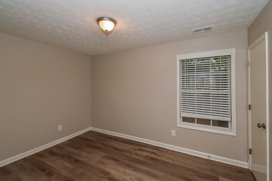 Building Photo - 2429 Chauncey Ln