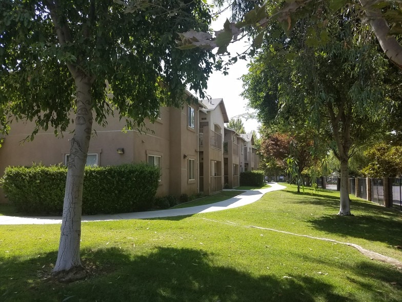 Belcourt Apartment Homes 2600 Park Meadows Dr Bakersfield CA 93308