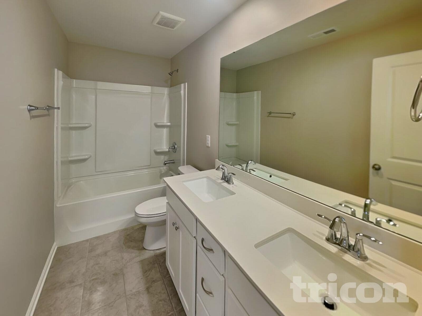 Building Photo - 5810 Oak Br Cir