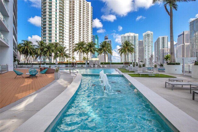 Building Photo - 90 SW 3rd St