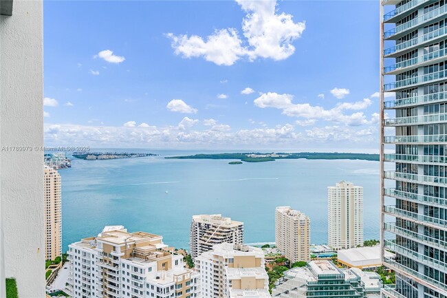 Building Photo - 475 Brickell Ave