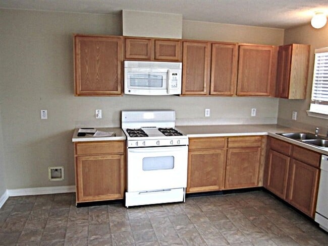 Building Photo - 1018 Redcrest Springs Ct