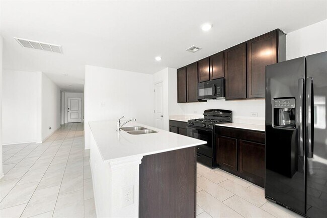 Building Photo - 2208 Bleecker St