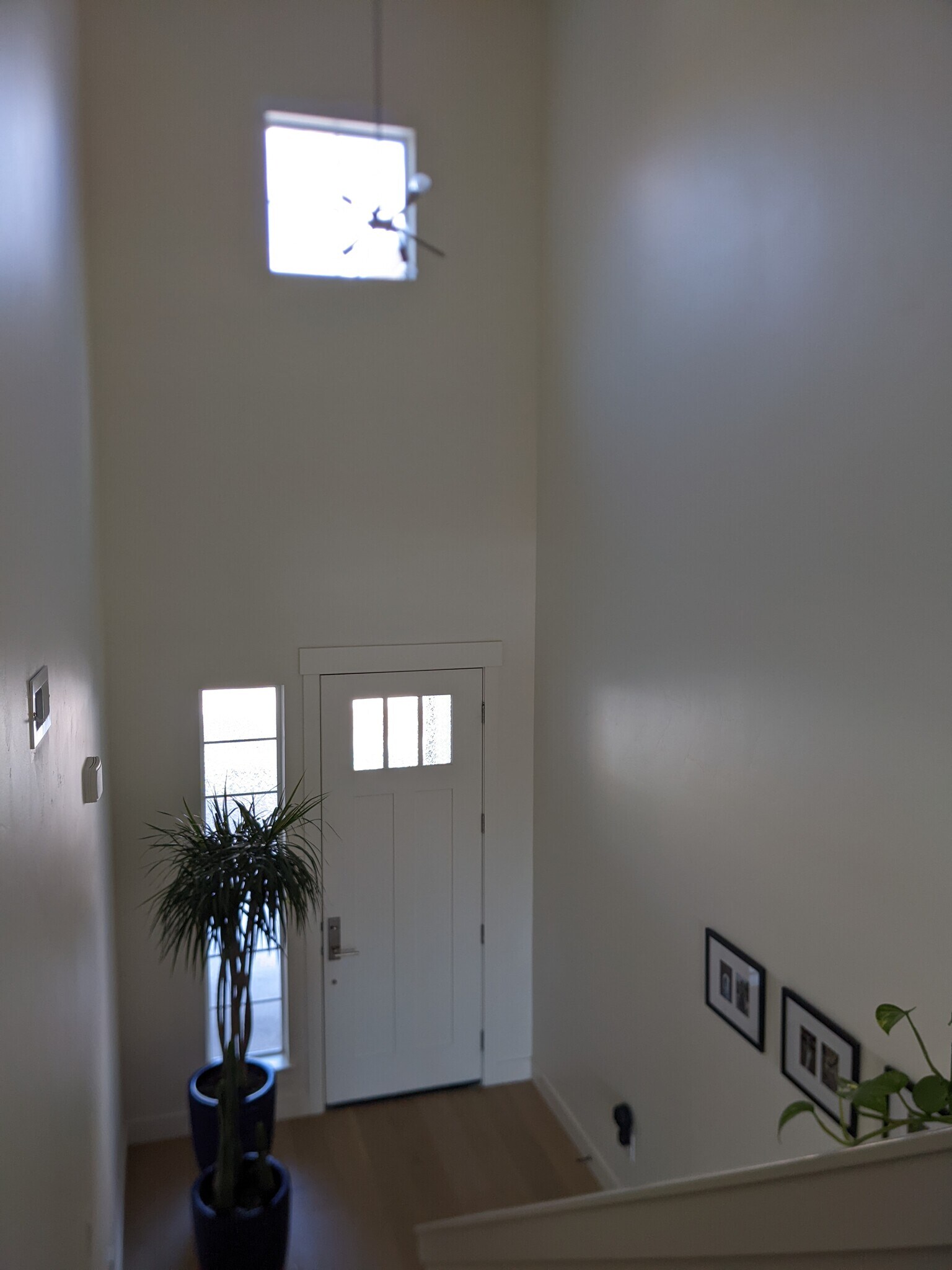 Entry way with vaulted ceilings - 3360 S Amara Plz