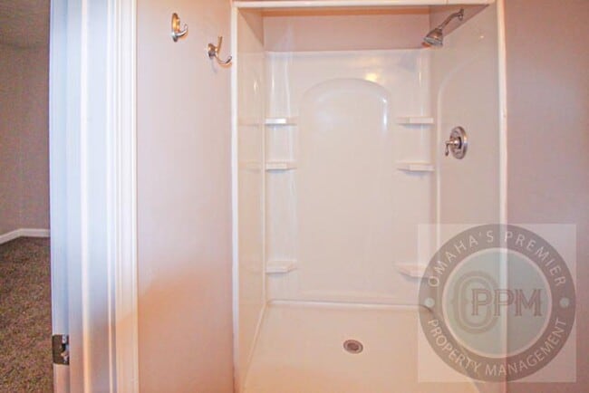 Building Photo - Spacious 4 Bedroom 2.5 Bath Family Home!