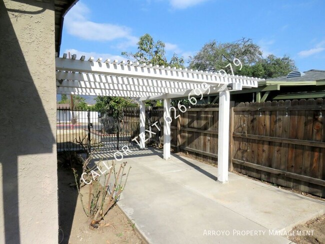 Building Photo - Cozy 2 Bedroom Duarte Home