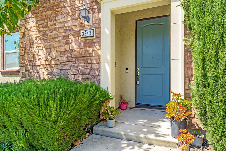 Building Photo - 3343 Vittoria Loop