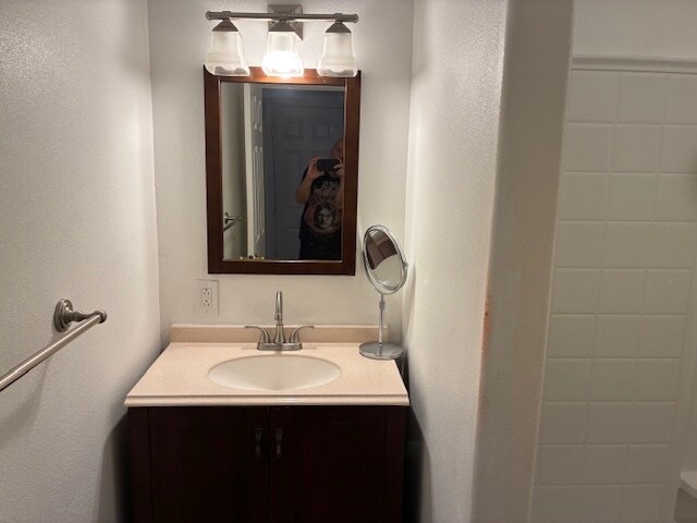 Bath - 6225 Cedarwood Ave