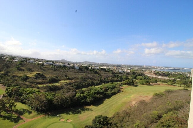 Building Photo - High 2 bedroom with sweeping views!