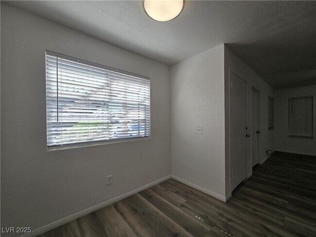 Building Photo - 2742 Alicialynn Way