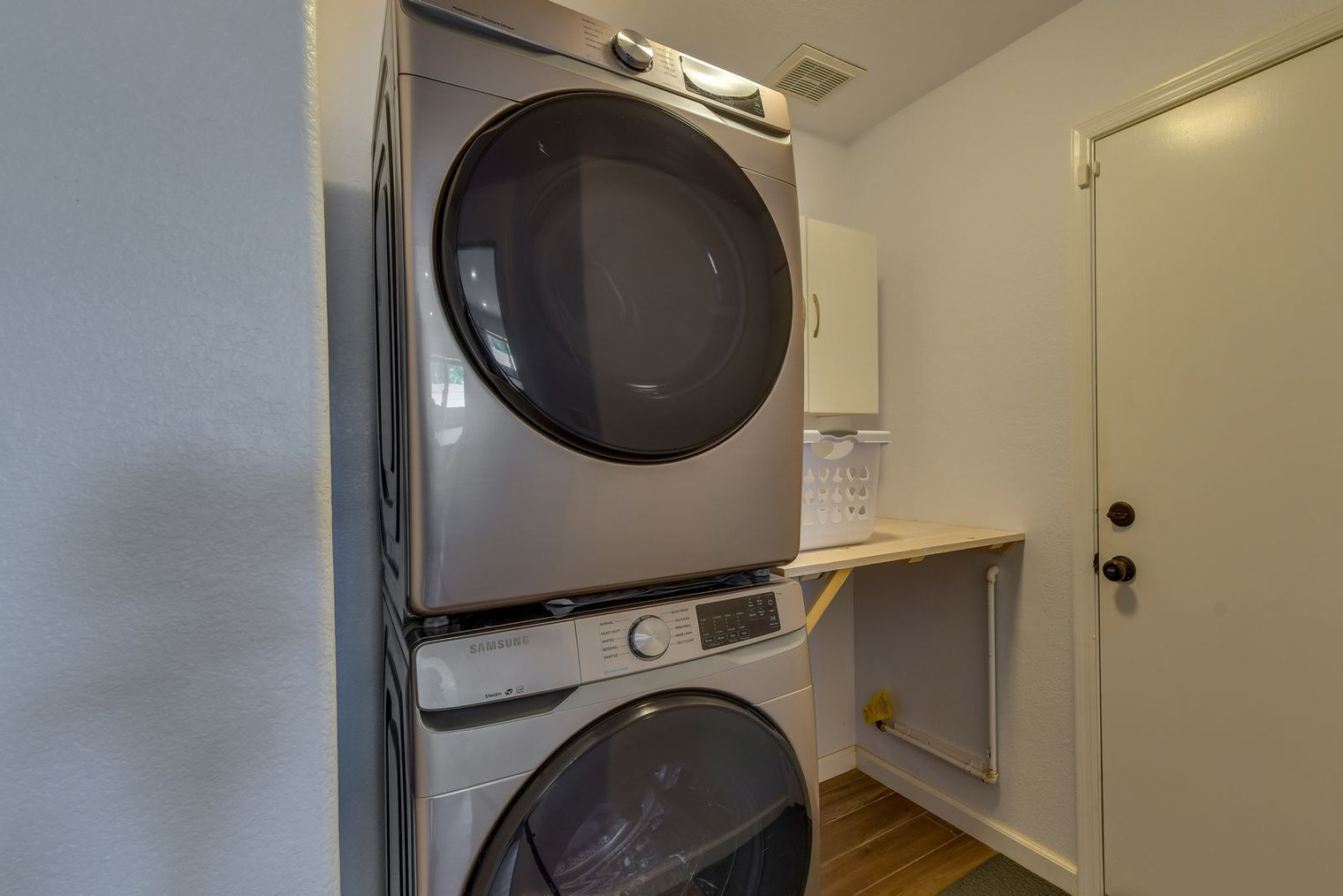 Building Photo - 2730 E Terrace Ave