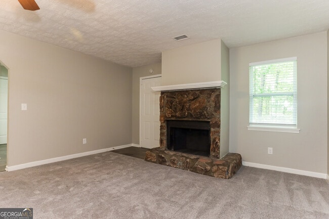 Building Photo - 5819 S Quail Dr