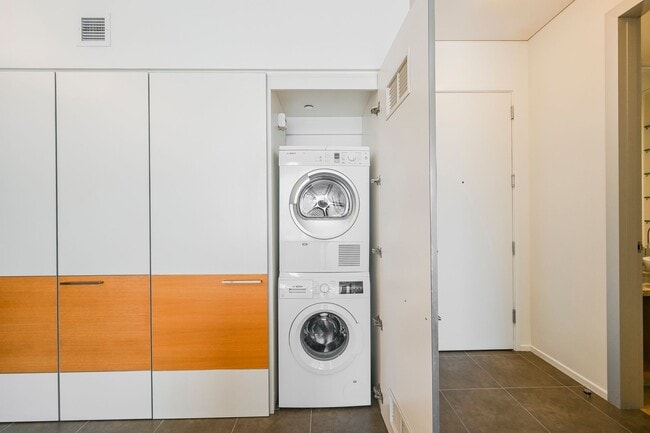 Building Photo - 1 bedroom in the heart of City Center on t...