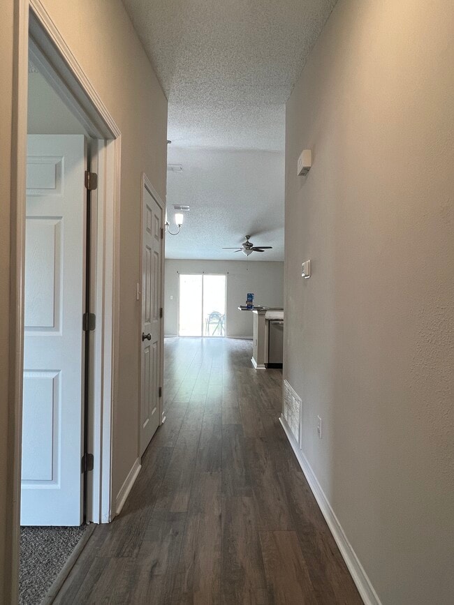 Front Door Entry Hallway - 116 Cabana Way