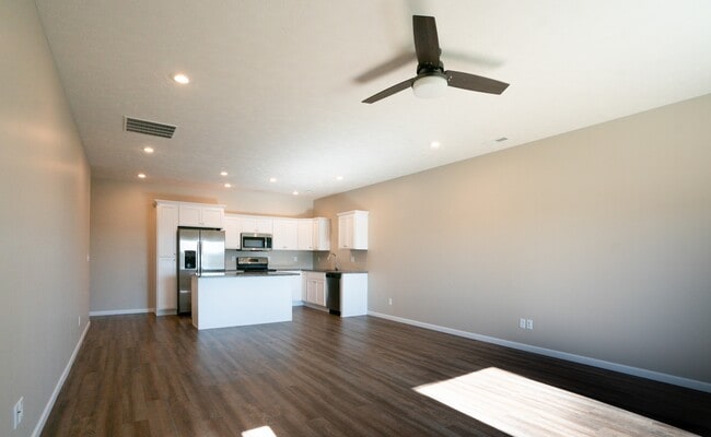 Building Photo - 4336 Dawn St