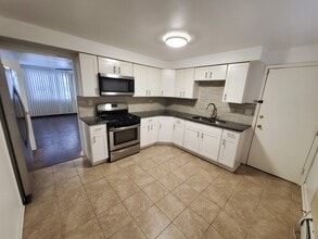 Building Photo - 4927 N Lester Ave