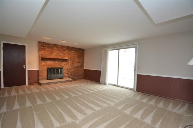 Building Photo - 28 Candlewood Dr