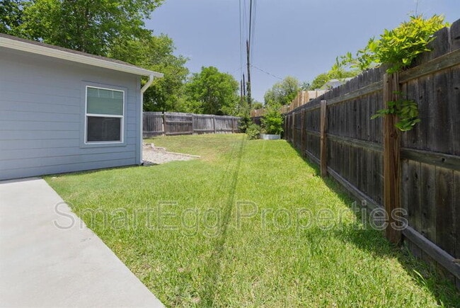 Building Photo - 3703 Tower View Ct