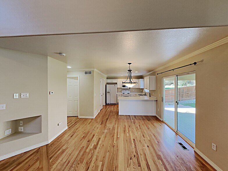 Building Photo - 10379 Ravenswood Way