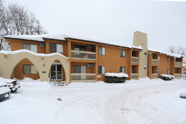 Building Photo - Maplewood Terrace Apartments