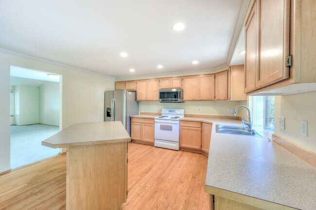 Building Photo - 14736 SE 185th Pl