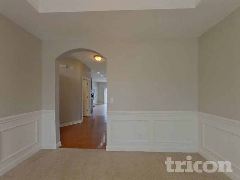 Building Photo - 825 Old Forester Ln